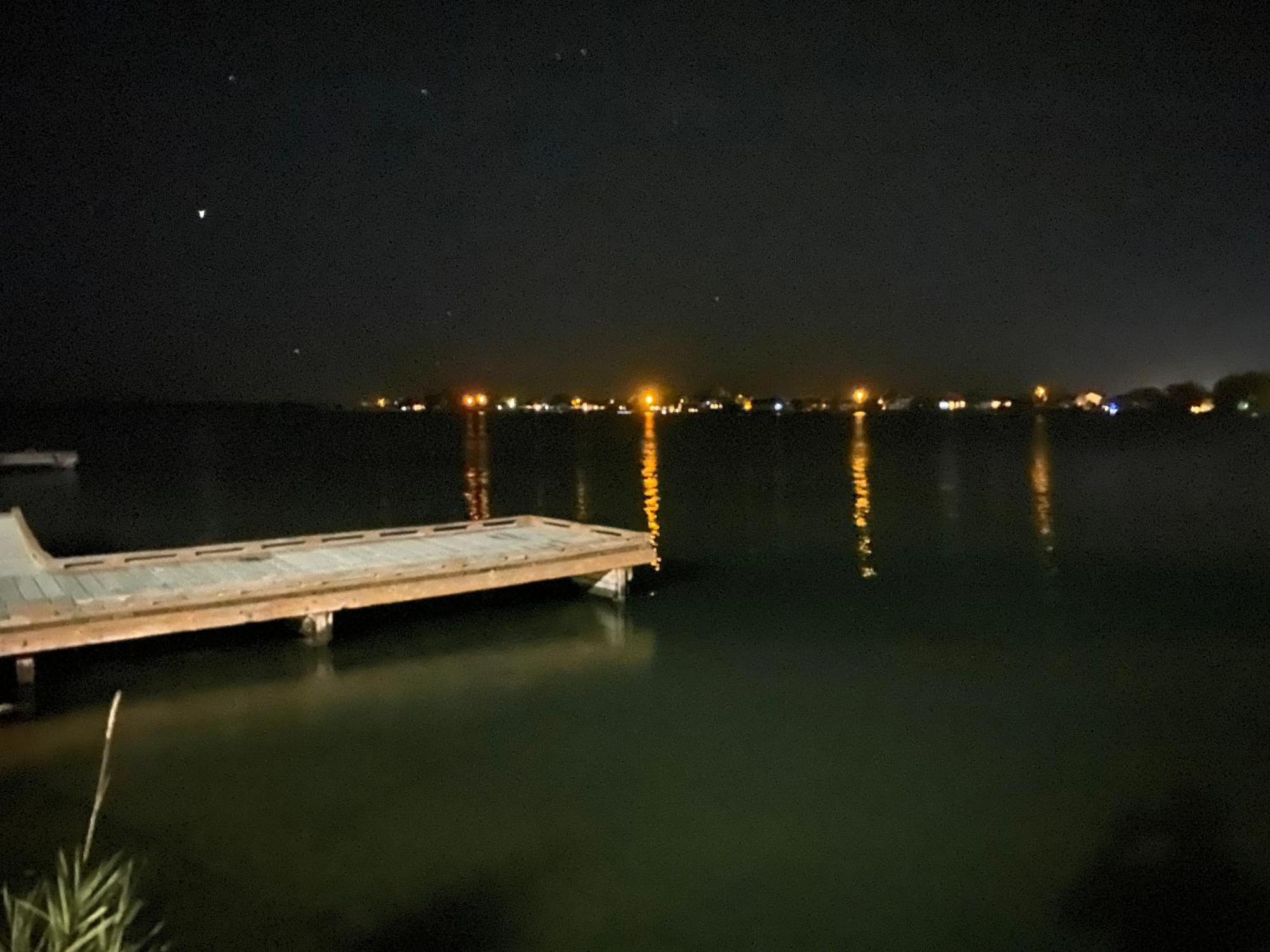 Lakeshore Inn Water Front モーゼスレイク エクステリア 写真
