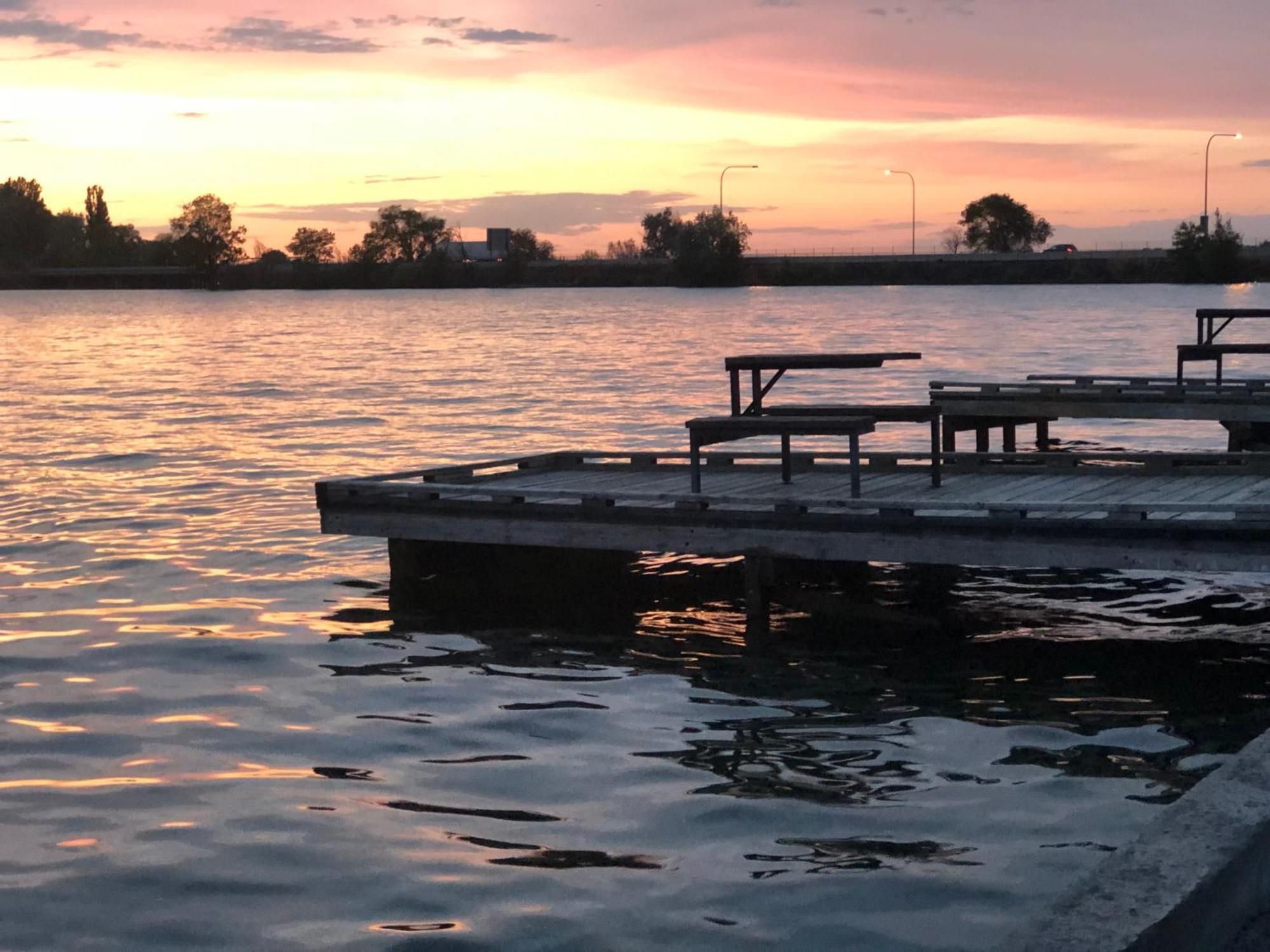 Lakeshore Inn Water Front モーゼスレイク エクステリア 写真