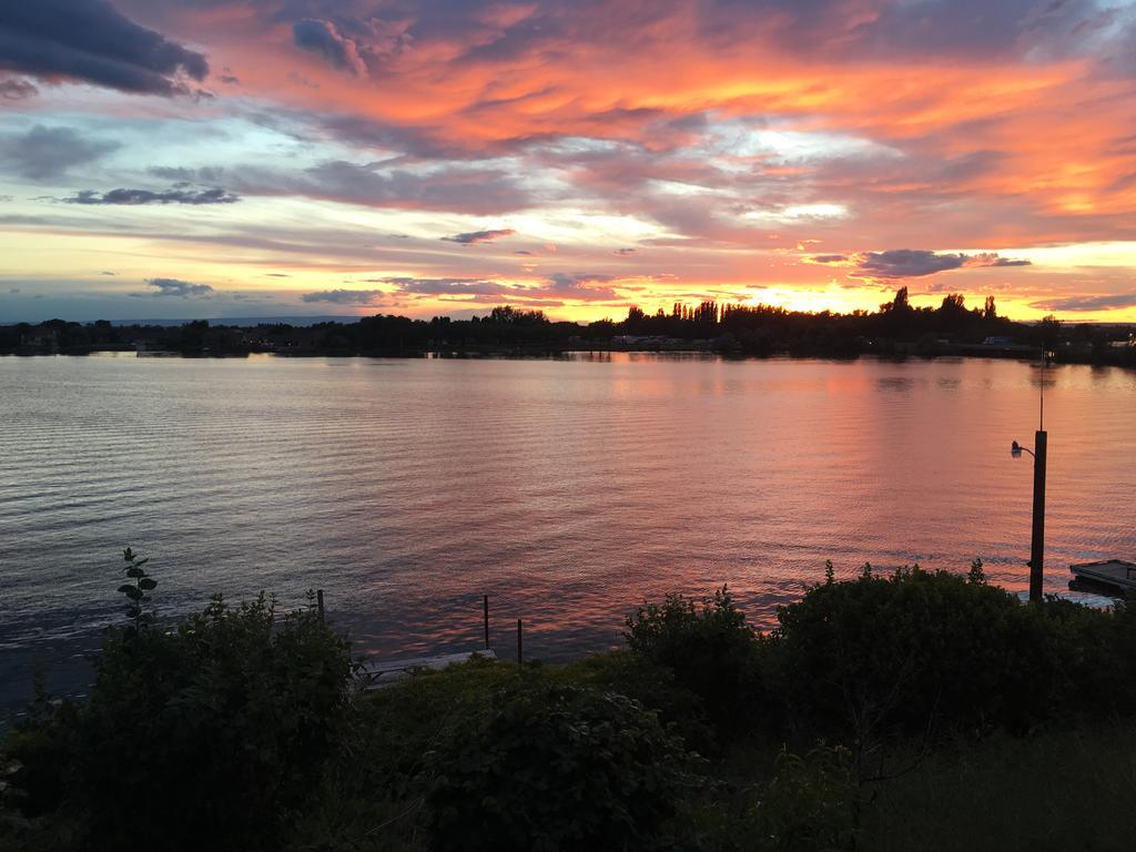 Lakeshore Inn Water Front モーゼスレイク エクステリア 写真